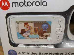 lot 63 image: Brand New Motorola BLISS54-2, 4.3 Video Baby Monitor 2 Camera Set