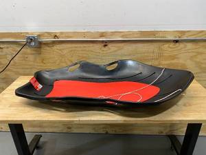 lot 29 image: FLEXIBLE FLYER 48 Boat Plastic Sled