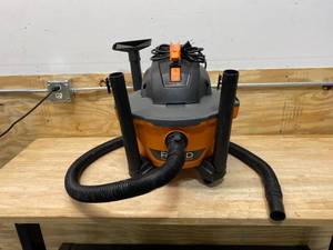 lot 33 image: RIDGID 6 Gal. 3.5-Peak HP NXT WetDry Shop Vacuum with Filter, Hose and Accessories