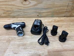 lot 38 image: MAKITA FD02 Cordless Drill with 2 Batteries and Charger