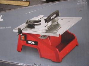 lot 5 image: Skil Wet Tile Saw