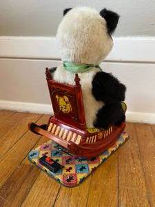 lot 127 image: Vintage Grampa Bear Battery Operated Tin Toy in Original Box