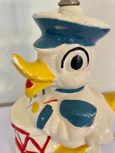 lot 2 image: Vintage Duck Figurine Lamp