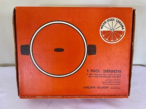 lot 10 image: Vintage Wear-Ever by Alcoa 5 Quart Pan
