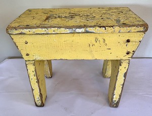 lot 18 image: Vintage Yellow Painted Stool
