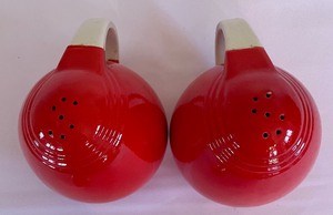 lot 30 image: Vintage Salt and Pepper Shakers