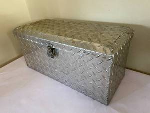 lot 247 image: Tin Tool Box