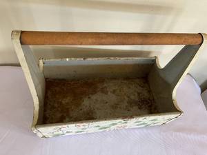 lot 254 image: Vintage Hand Painted Gardening Caddy