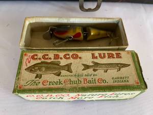 lot 275 image: Vintage Metal Tackle Box Full of Tackle