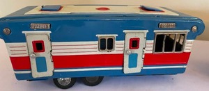 lot 283 image: Two S.S.S. Tin Toy Trailers