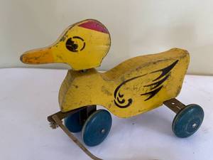 lot 284 image: Vintage Wooden Hustler Toys Pull Toy