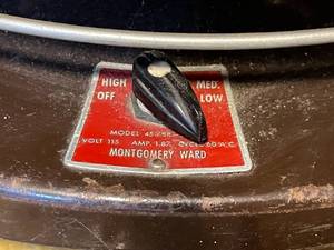 lot 287 image: Montgomery Wards Vintage Circular Floor Fan