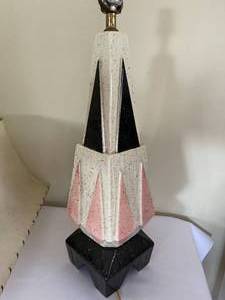 lot 53 image: Retro Art Deco Table Lamp and Shade