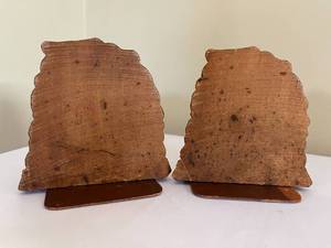 lot 56 image: Vintage Syroco Native American Themed Booked Ends