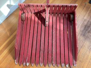 lot 58 image: Vintage Cranberry Scoop