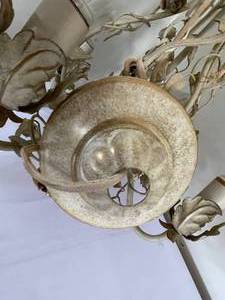 lot 63 image: Vintage Ornate Floral Chandelier