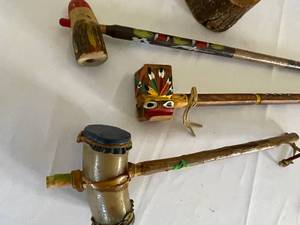 lot 70 image: Vintage Wooden Deco Pieces