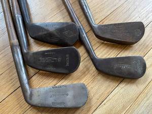 lot 86 image: Vintage Wooden Shaft Golf Clubs