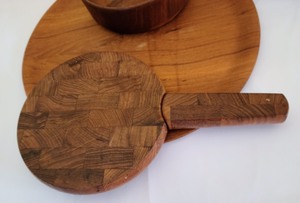 lot 320 image: Vintage Wood Servingware