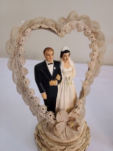 lot 327 image: Vintage Cake Topper and Frame
