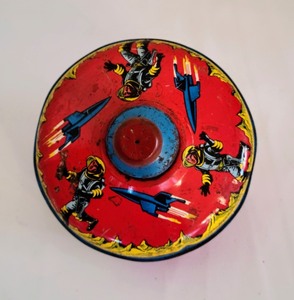 lot 133 image: Vintage Metal Space Themed Top