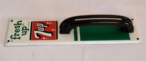 lot 182 image: Vintage 7up Door Pull