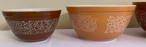 lot 378 image: 3 Pyrex Mixing Bowls