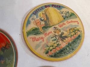 lot 380 image: Vintage Childrens Records
