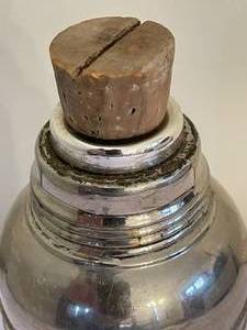 lot 388 image: Vintage Icy-Hot Thermos