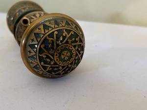 lot 403 image: Vintage Ornate Metal Door Knob Set