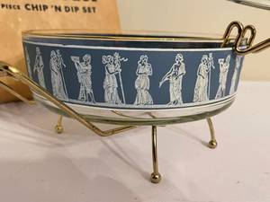 lot 409 image: Vintage Romanesque 4 Piece Chip and Dip Set in Original Box