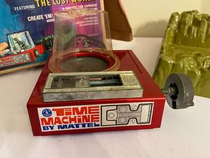 lot 414 image: Vintage The Lost World Toy in Original Box