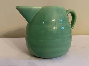 lot 429 image: Vintage Bauer Pitcher