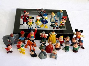 lot 390 image: Vintage Walt Disney Disneykins Figures