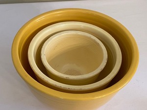 lot 319A image: Three Fiesta Ware Mixing Bowls