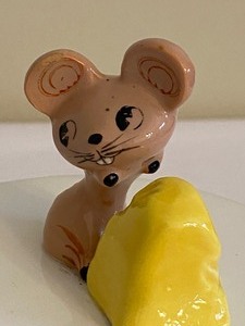 lot 80A image: Adorable Vintage Holt Howard Stinky Cheese Covered Dish