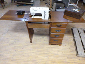 Bernina Record Sewing Machine in Cabinet