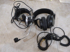 2 Headphones