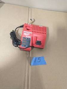 lot 15 image: MILWAUKEE M12-M18 CHARGER
