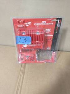 lot 13 image: MILWAUKEE M18 18-Volt Lithium-Ion Charger