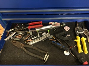 lot 3 image: Blue Point Tool box with various tools