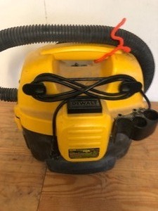lot 15 image: DeWALT shopvac