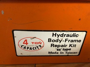 lot 22 image: Hydraulic Body-Frame Repair Kit