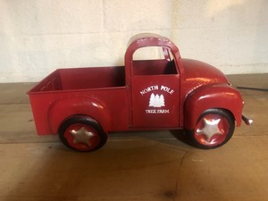 lot 68 image: holiday truck decoration