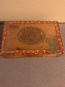 lot 112 image: collection of vintage cigar boxes