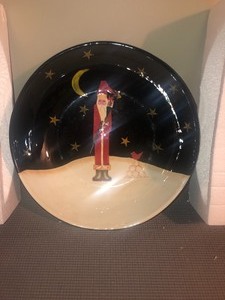 lot 103 image: Midnight Santa 13 serving bowl
