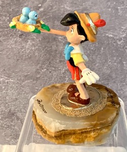 lot 9 image: 2000 Ron Lee Pinocchio Figurine