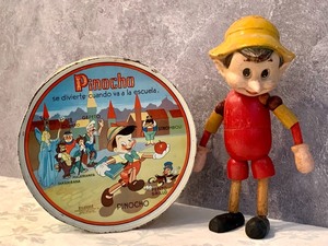 lot 8 image: Vintage Pinocchio Toy Drum & Figurine