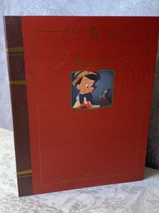 lot 69 image: Pinocchio Gift Ornament Set-New in Package