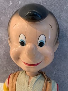 lot 36 image: Vintage 1939 Knickerbocker Pinocchio Figurine Doll